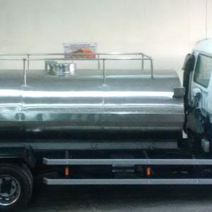 6 Wheeler 5,000 Liters Stainless Water Truck